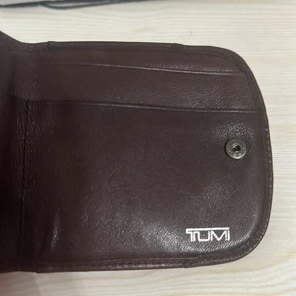 Tumi Brown Leather Wallet - Picture 4 of 7